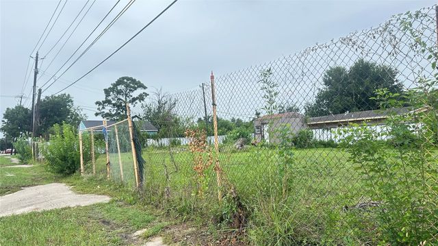 1916 Peachwood Drive, Pasadena, TX 77502