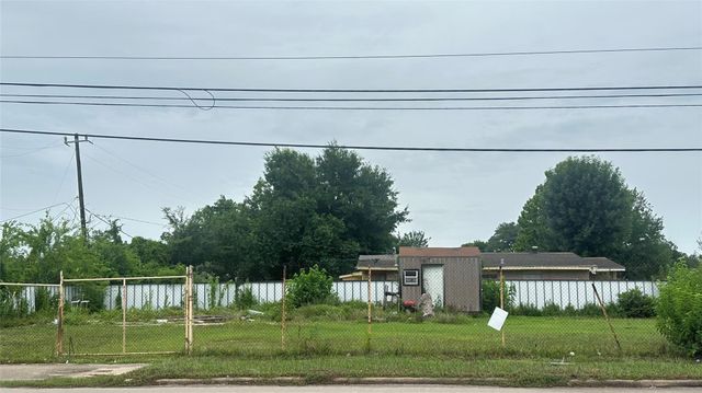 1916 Peachwood Drive, Pasadena, TX 77502