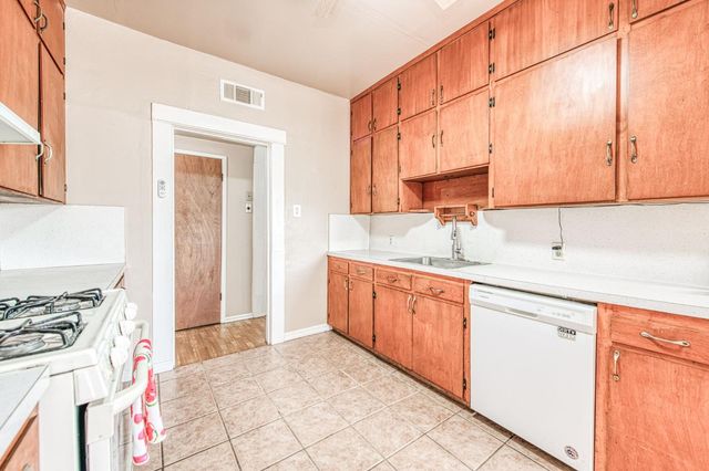 2434 Yerba Street, Selma, CA 93662