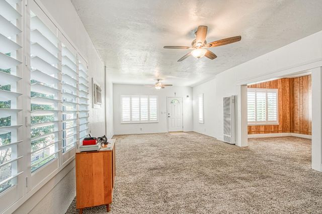 2434 Yerba Street, Selma, CA 93662