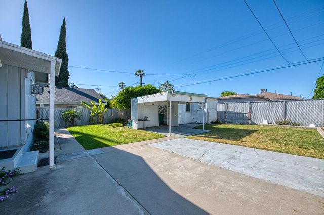 2434 Yerba Street, Selma, CA 93662
