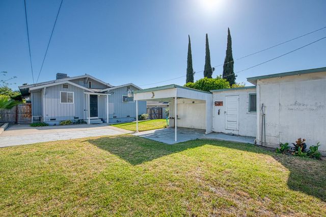 2434 Yerba Street, Selma, CA 93662