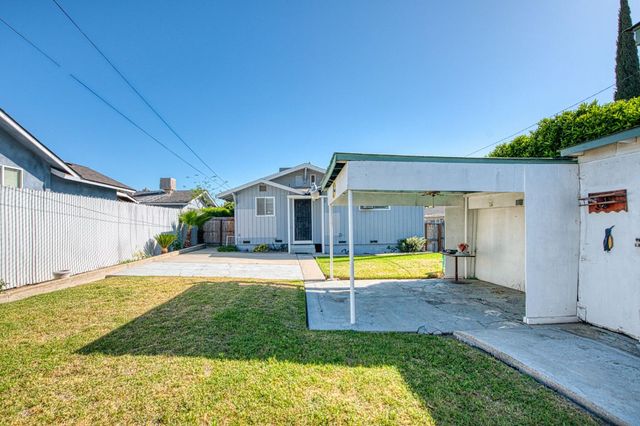 2434 Yerba Street, Selma, CA 93662