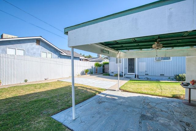 2434 Yerba Street, Selma, CA 93662