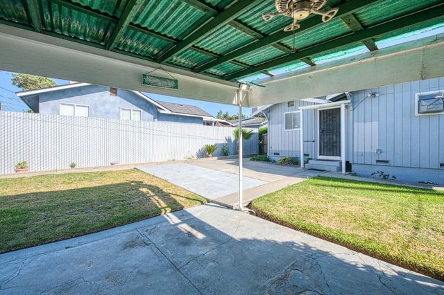 2434 Yerba Street, Selma, CA 93662