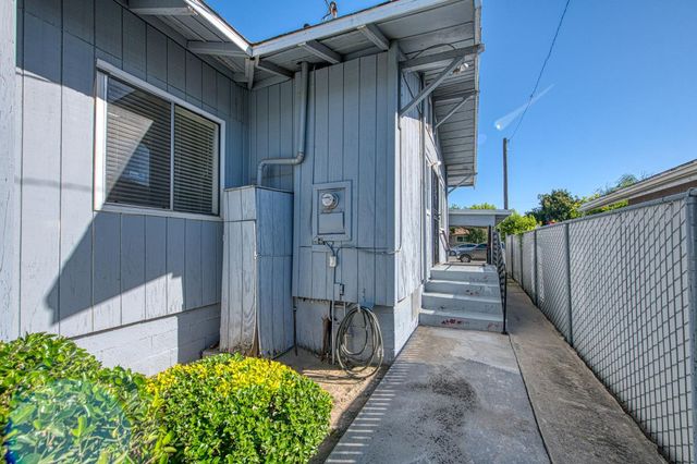 2434 Yerba Street, Selma, CA 93662