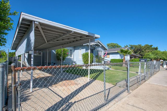 2434 Yerba Street, Selma, CA 93662