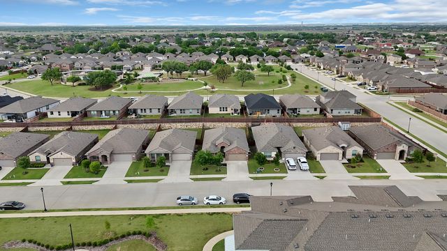 312 Frenchpark Drive, Fort Worth, TX 76052