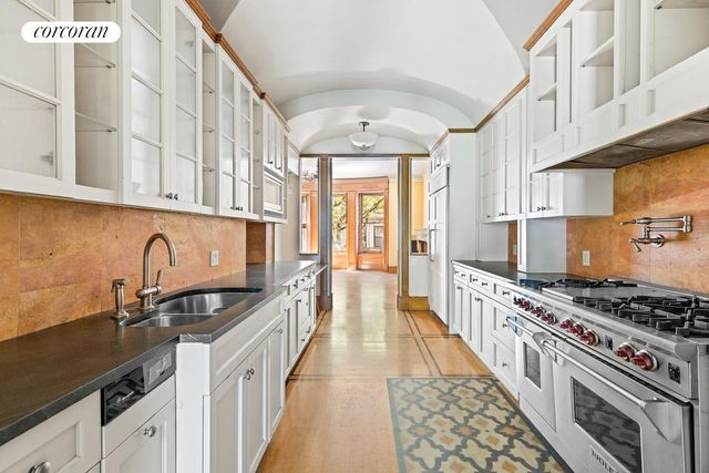 37 W 87th St Apt 2, New York City, NY 10024