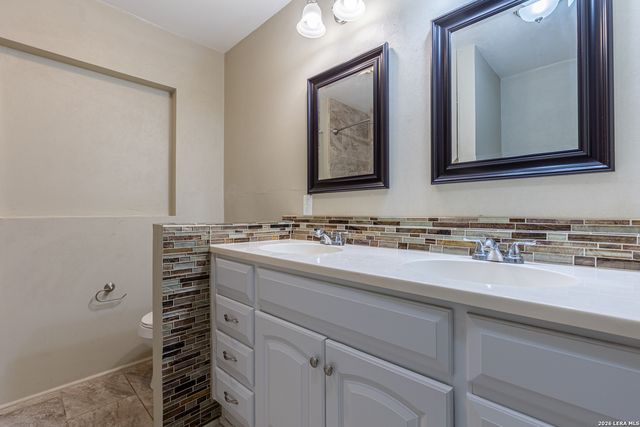 352 TUTTLE RD, Terrell Hills, TX 78209