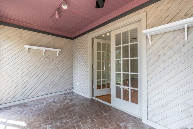 352 TUTTLE RD, Terrell Hills, TX 78209