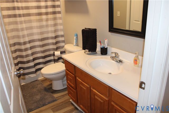 5113 Crossvine Dr, North Chesterfield, VA 23237