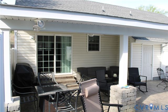 5113 Crossvine Dr, North Chesterfield, VA 23237