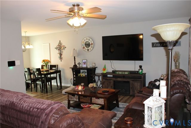 5113 Crossvine Dr, North Chesterfield, VA 23237