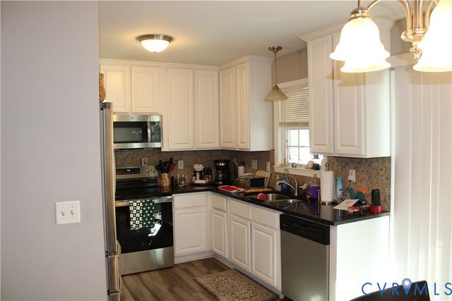 5113 Crossvine Dr, North Chesterfield, VA 23237