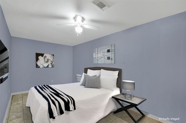 2203 Place Rebecca Lane C2, Houston, TX 77090