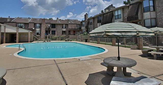 2203 Place Rebecca Lane C2, Houston, TX 77090