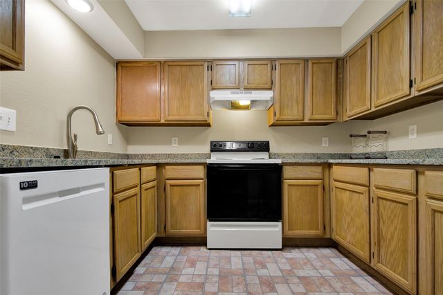 2203 Place Rebecca Lane C2, Houston, TX 77090