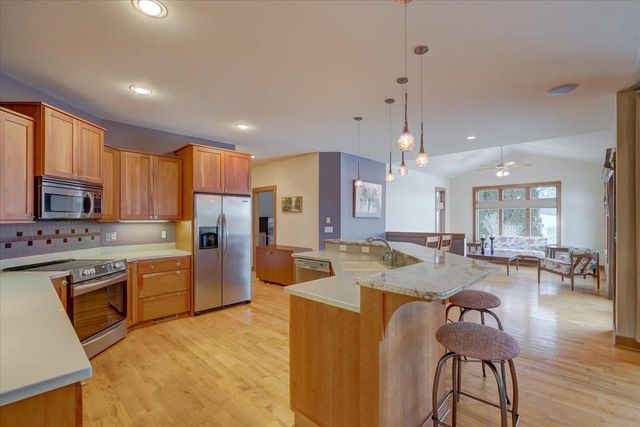 4873 Highwood Circle, Middleton, WI 53562