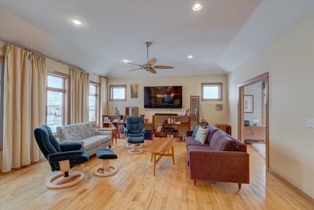 4873 Highwood Circle, Middleton, WI 53562