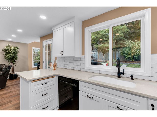 11541 Sw WOODLEE HEIGHTS Ct Sw, Portland, OR 97219