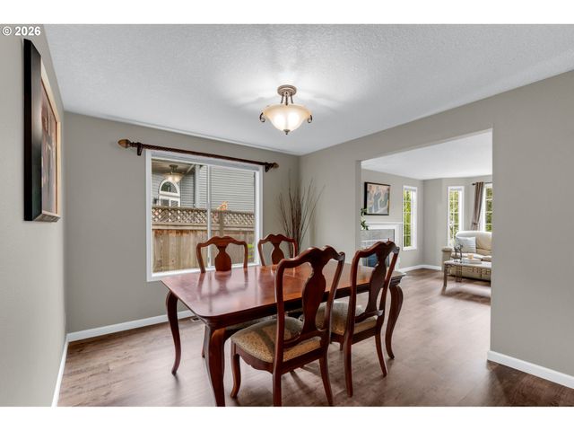 11541 Sw WOODLEE HEIGHTS Ct Sw, Portland, OR 97219