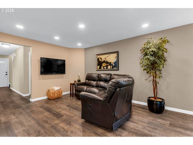 11541 Sw WOODLEE HEIGHTS Ct Sw, Portland, OR 97219