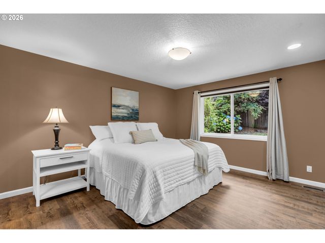 11541 Sw WOODLEE HEIGHTS Ct Sw, Portland, OR 97219