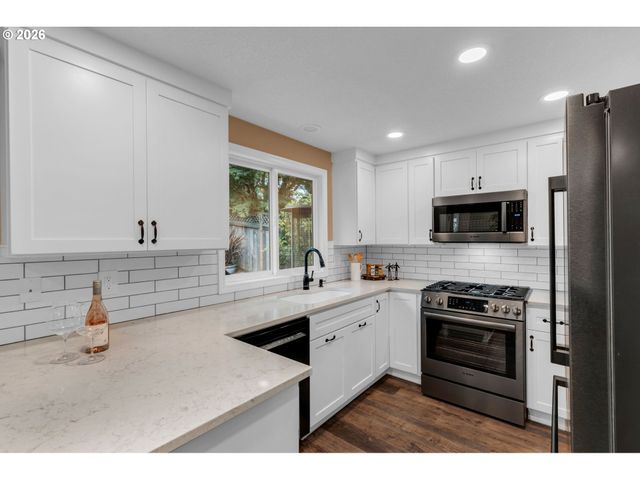 11541 Sw WOODLEE HEIGHTS Ct Sw, Portland, OR 97219