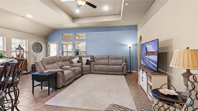 15624 Hill Lane, Selma, TX 78154