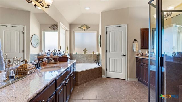 15624 Hill Lane, Selma, TX 78154