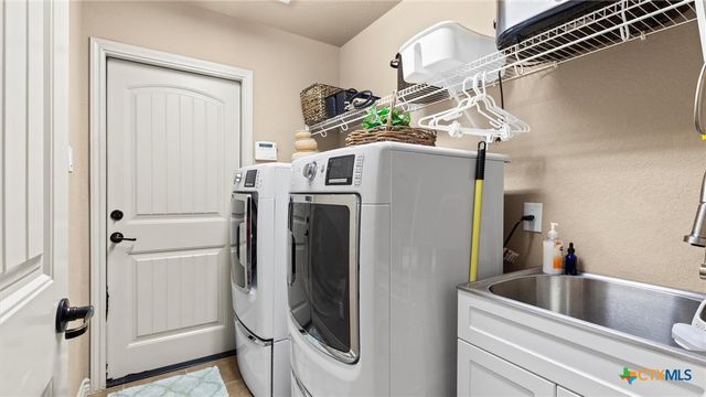 15624 Hill Lane, Selma, TX 78154