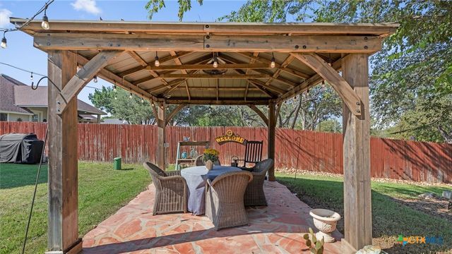 15624 Hill Lane, Selma, TX 78154