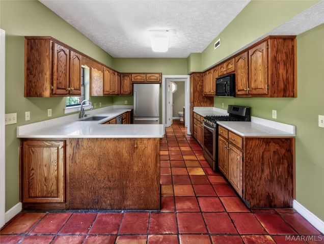 1630 County Road 57 ., Prattville, AL 36067