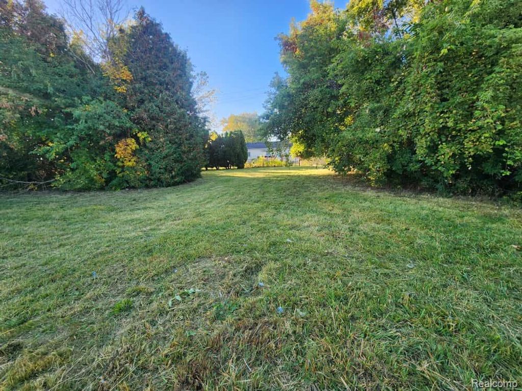 0 15 Mile Rd, Clinton Charter Township, MI 48035