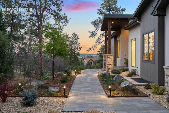 1685 Oakmoor Heights, Colorado Springs, CO 80906