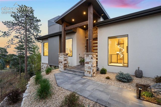 1685 Oakmoor Heights, Colorado Springs, CO 80906