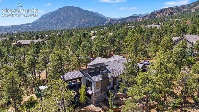 1685 Oakmoor Heights, Colorado Springs, CO 80906