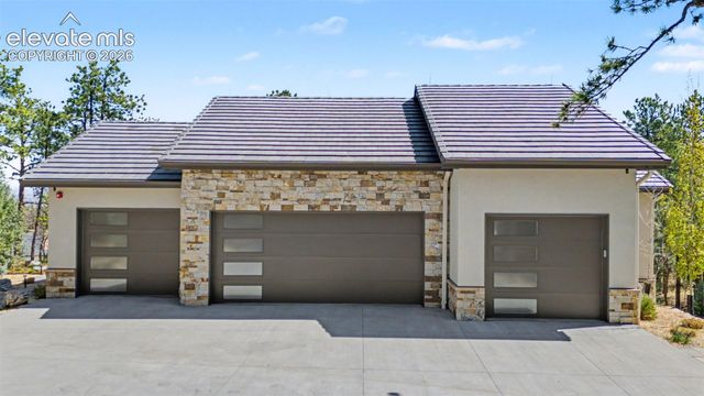 1685 Oakmoor Heights, Colorado Springs, CO 80906