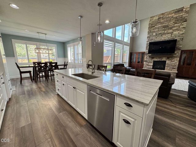 61152 SE Sydney Harbor Drive, Bend, OR 97702