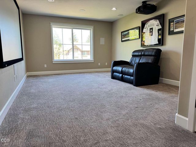 61152 SE Sydney Harbor Drive, Bend, OR 97702