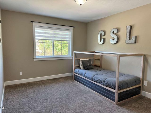 61152 SE Sydney Harbor Drive, Bend, OR 97702