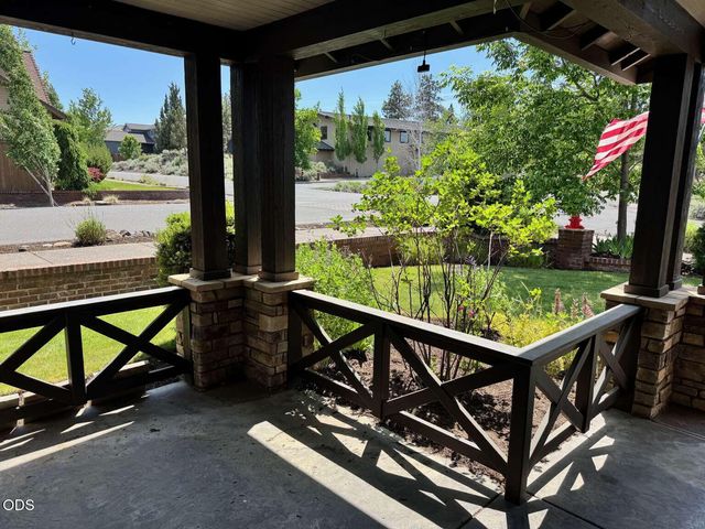 61152 SE Sydney Harbor Drive, Bend, OR 97702