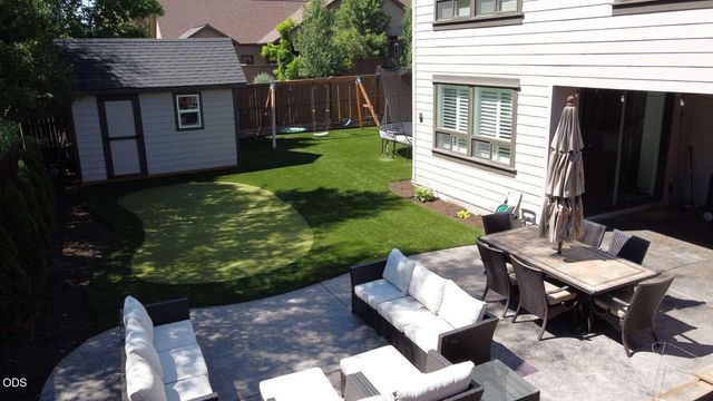 61152 SE Sydney Harbor Drive, Bend, OR 97702