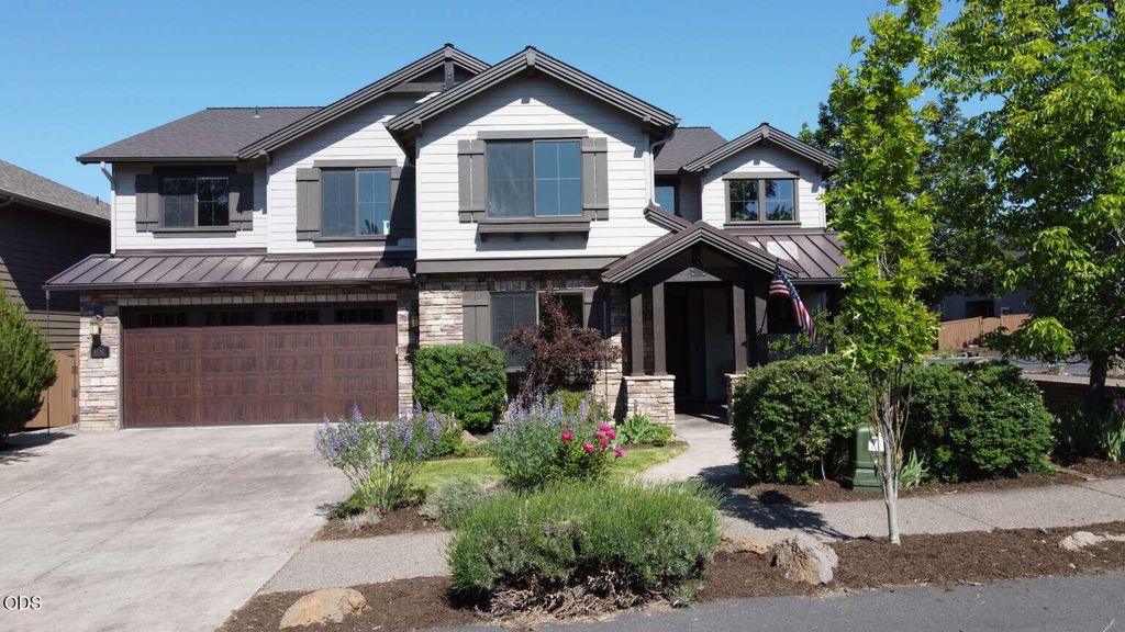 61152 SE Sydney Harbor Drive, Bend, OR 97702