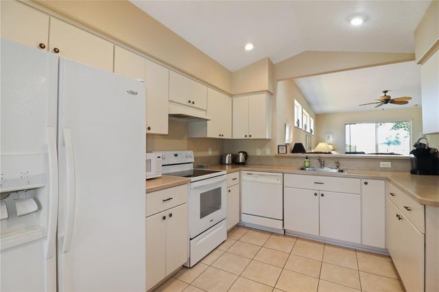 20846 QUEEN ALEXANDRA DRIVE, Leesburg, FL 34748