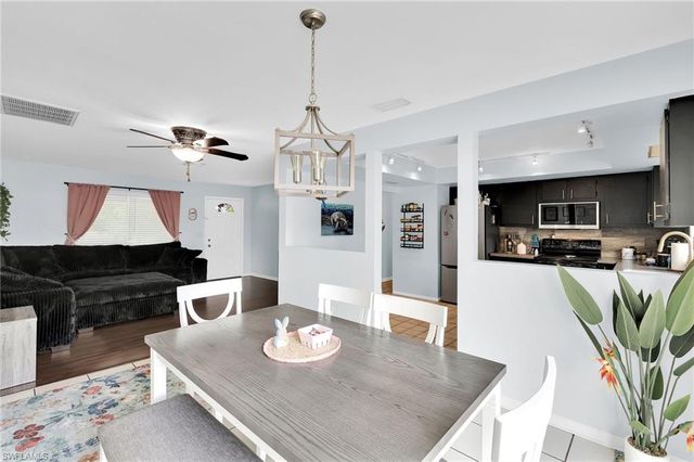 1371 Torreya CIR, North Fort Myers, FL 33917