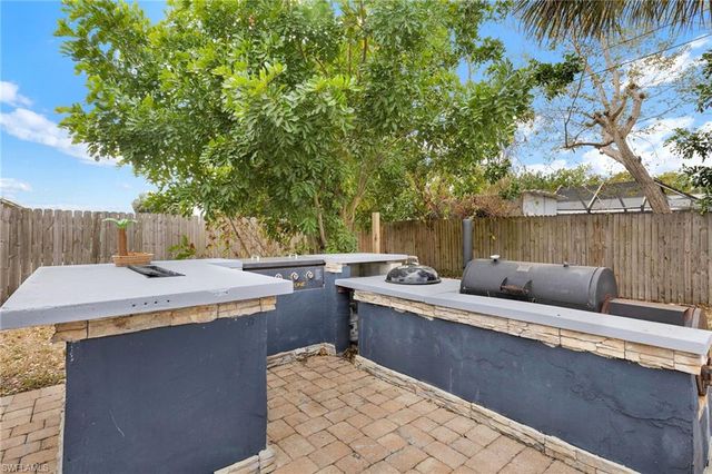 1371 Torreya CIR, North Fort Myers, FL 33917