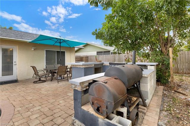 1371 Torreya CIR, North Fort Myers, FL 33917