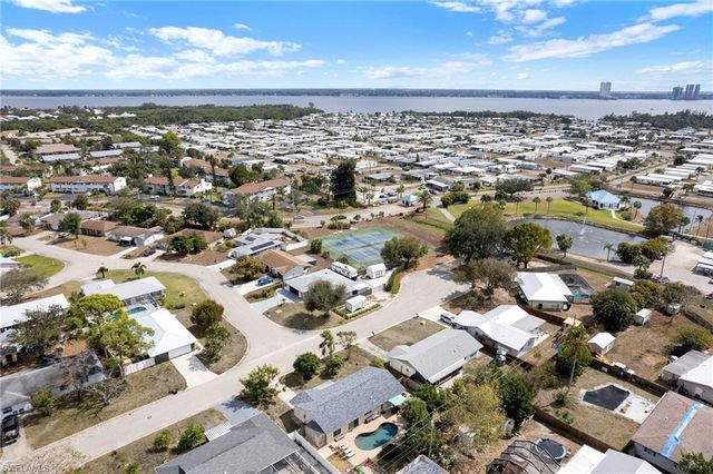 1371 Torreya CIR, North Fort Myers, FL 33917